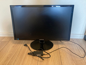 Samsung S24A300H (1 foto / 2)