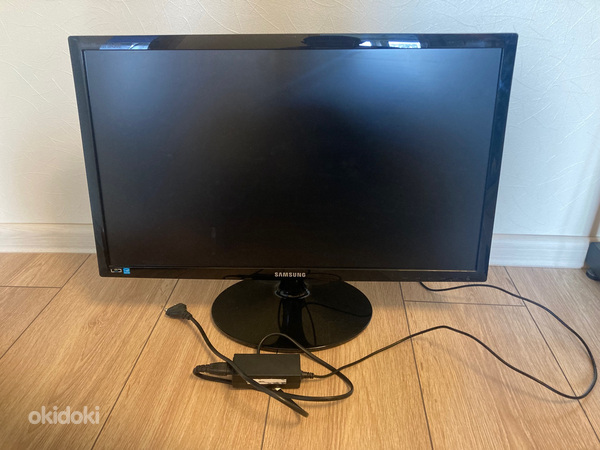 Samsung S24A300H