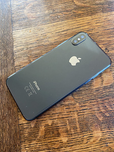 iPhone X (2 foto / 3)