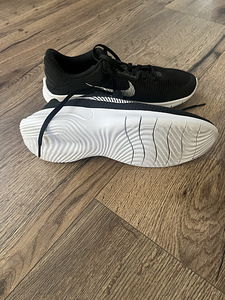 Nike jooksutossud 41 (2 foto / 3)