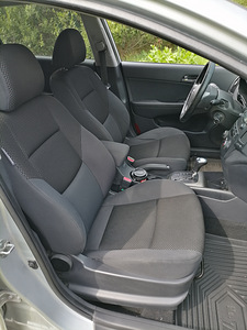Hyundai i30 CW 1.6, facelift, automaat (6 foto / 7)