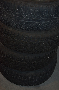 4 ratast 185/65 r15 naastrehvidega opelile (1 foto / 5)