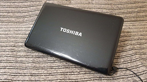 Toshiba Satellite L850 (4 foto / 5)