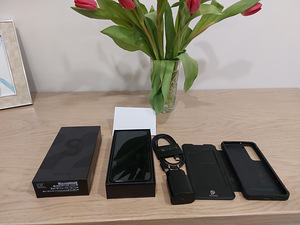 Samsung galaxy S22 (1 foto / 3)