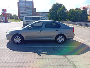 Skoda Octavia (6 foto / 8)
