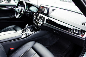 BMW 530 M-Sport Xdrive 3.0D (12 foto / 15)