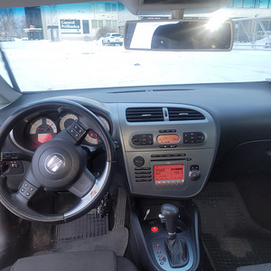 Seat leon fr 2.0 turbo 147kw (8 foto / 9)
