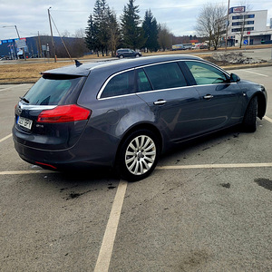 Opel insignia 2.0tdi sport tourer sw 4x4 (7 foto / 12)