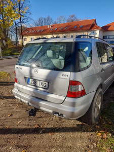 Mercedes ML270. 2003A .ÜV10.23 (1 foto / 5)