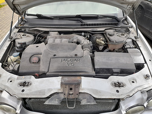 Jaguar X Tip. 2.5bens. Automaat. ÜV 07.23. (5 foto / 8)