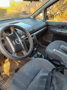 VW SHARAN 1.9 85kW. ÜV.07.23 (4 foto / 5)