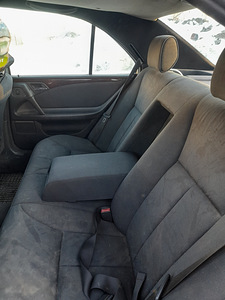 Мерседес E250D.83kw. 1999. (5 фото из 5)