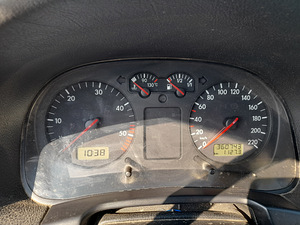 VW Bora 1999. 1.9TDI. 66KW. (6 foto / 8)