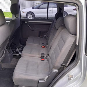 VW TOURAN 1,9 TDI. UV.12.24 (4 foto / 6)