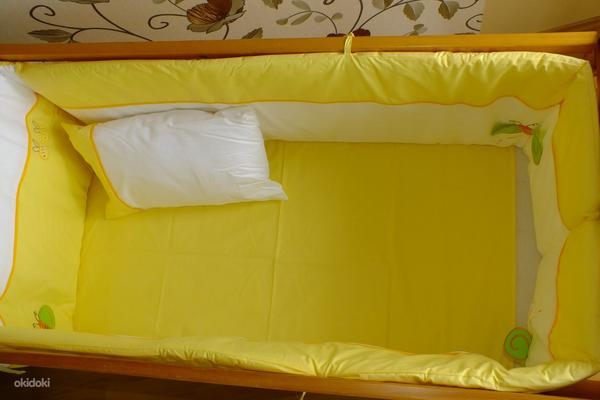Высокие подушки кровати с бабочками (фото #3)