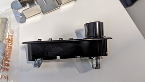 Koodlukk puituksele Armstrong DL-202 must (5 foto / 9)