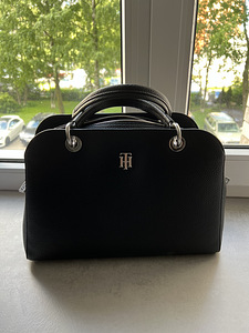 Сумка Tommy Hilfiger (2 фото из 5)