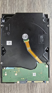 HDD Seagate IRONWOLF nas 10TB (2 foto / 2)