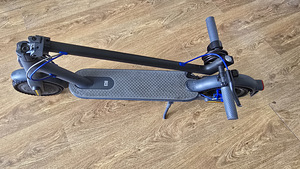 Xiaomi Mi electric scooter 3 (6 foto / 8)