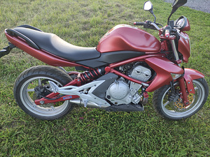 Kawasaki ER 6 N (4 foto / 7)