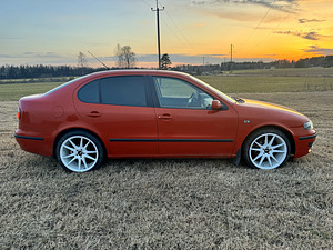 Seat Toledo 1.9 TDI (2 foto / 11)