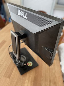 Delli monitor P2411H (3 foto / 3)