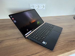 Asus Zenbook UX433F (1 foto / 3)