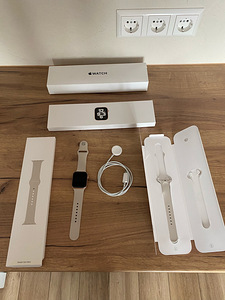 Apple Watch SE GPS, 44mm Gold/Starlight, Regular (1 foto / 4)