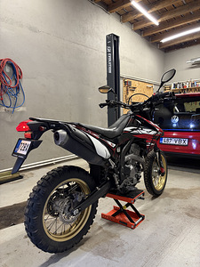 Honda CRF 250 Enduro Supermoto Dualsport (5 foto / 6)