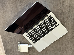 MacBook Pro 13,3" i5 2,7Ghz/8GB/512GB/SWE (Early 2015) (2 foto / 3)