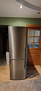 Холодильник ELECTROLUX (2 фото из 6)