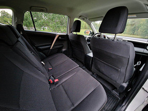 Toyota RAV4 2014 (12 foto / 15)