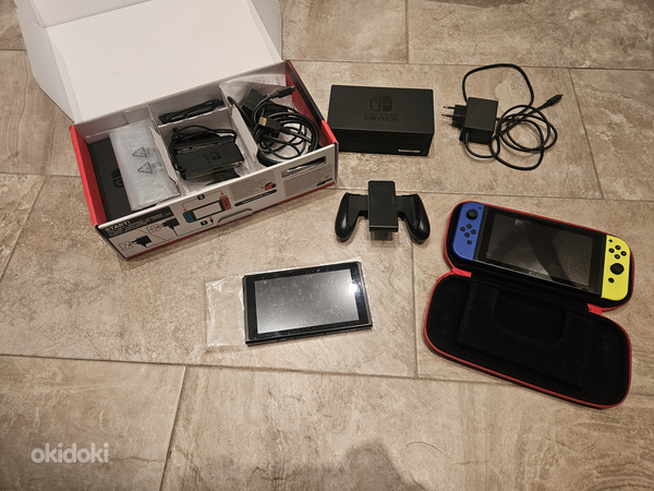 Nintendo Switch V1 Nintendo Switch V2