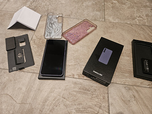 Samsung Galaxy S24 8GB/128GB SM-S921B (1 foto / 2)