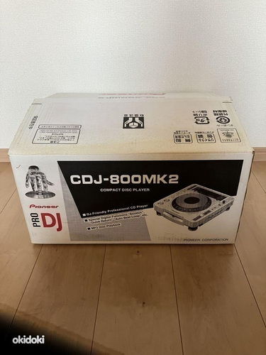 2 Pioneer Cdj-800mk2 turntables
