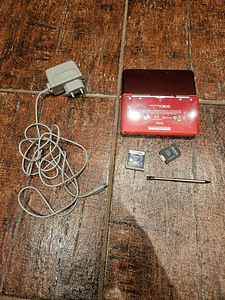 Nintendo 3DS RED (2 фото из 2)