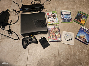 Xbox 360 Slim 250GB Kinect + 6 CD xbox360 kinect (1 foto / 1)