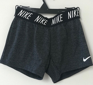 NIKE M (1 foto / 1)