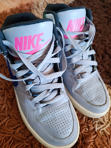 Nike 38