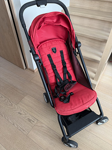 Прогулочная коляска Cybex Ferrari (3 фото из 3)