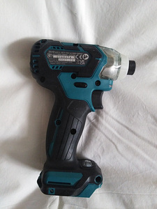 Makita löökakukruvikeeraja TD110DZ (2 foto / 2)
