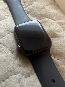 Apple Watch 2022 SE 40mm + cellular (2 foto / 3)