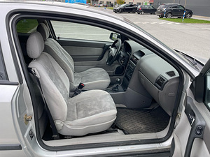 Opel Astra (8 фото из 10)