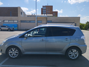 Toyota Corolla Verso (2 foto / 15)