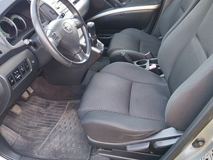 Toyota Corolla Verso (10 foto / 15)