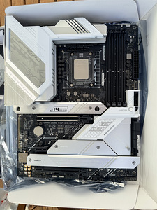 ASUS z690 Strix D4 WiFi + Intel 12900k (weak IMC) (1 foto / 5)