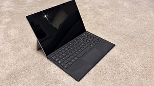 Microsoft Surface Pro 7+ Intel 11gen/16GB RAM/LTE (1 foto / 2)