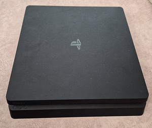 Sony Playstation 4 (4 фото из 5)