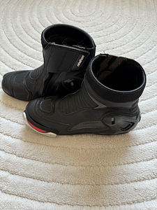 Motosaapad Rebelhorn Fuel II 45 (2 foto / 3)