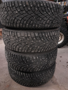 Шипованные шины 235/60 R18 (1 фото из 5)
